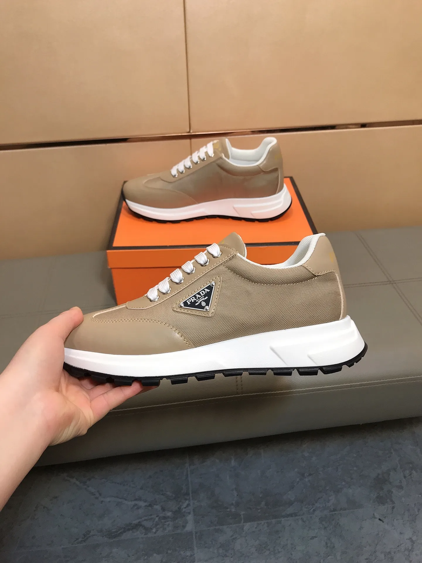 Ex-factory price 400 💎💎🆕Prada's latest casual and fashionable men's shoes👟hot style💥simple and elegant style, exclusive for trendy men. Unique latest brand elements👑, fashionable and generous, imported cowhide leather splicing breathable fabrics, comfortable lining + sheepskin feet, super comfortable and wear-resistant outsole, classic model taken in kind, code number: 38-44